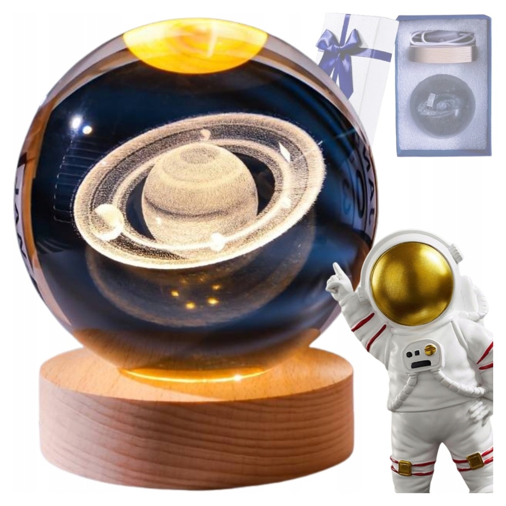[OUTLET_5903899647262] Lampka szklana kula 3D Saturn 9,5 cm, drewniana podstawka RegMag – outlet